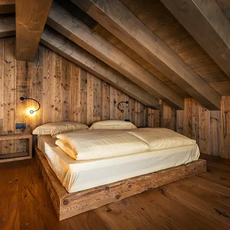 Alojamento de Turismo Selvagem Rifugio De Dòo *