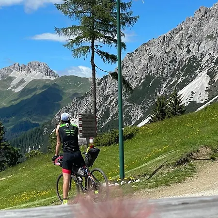Rifugio De Dòo Alojamento de Turismo Selvagem *