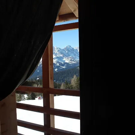 Alojamento de Turismo Selvagem Rifugio De Dòo *